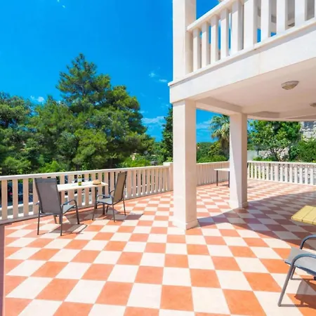 Borna Apartment